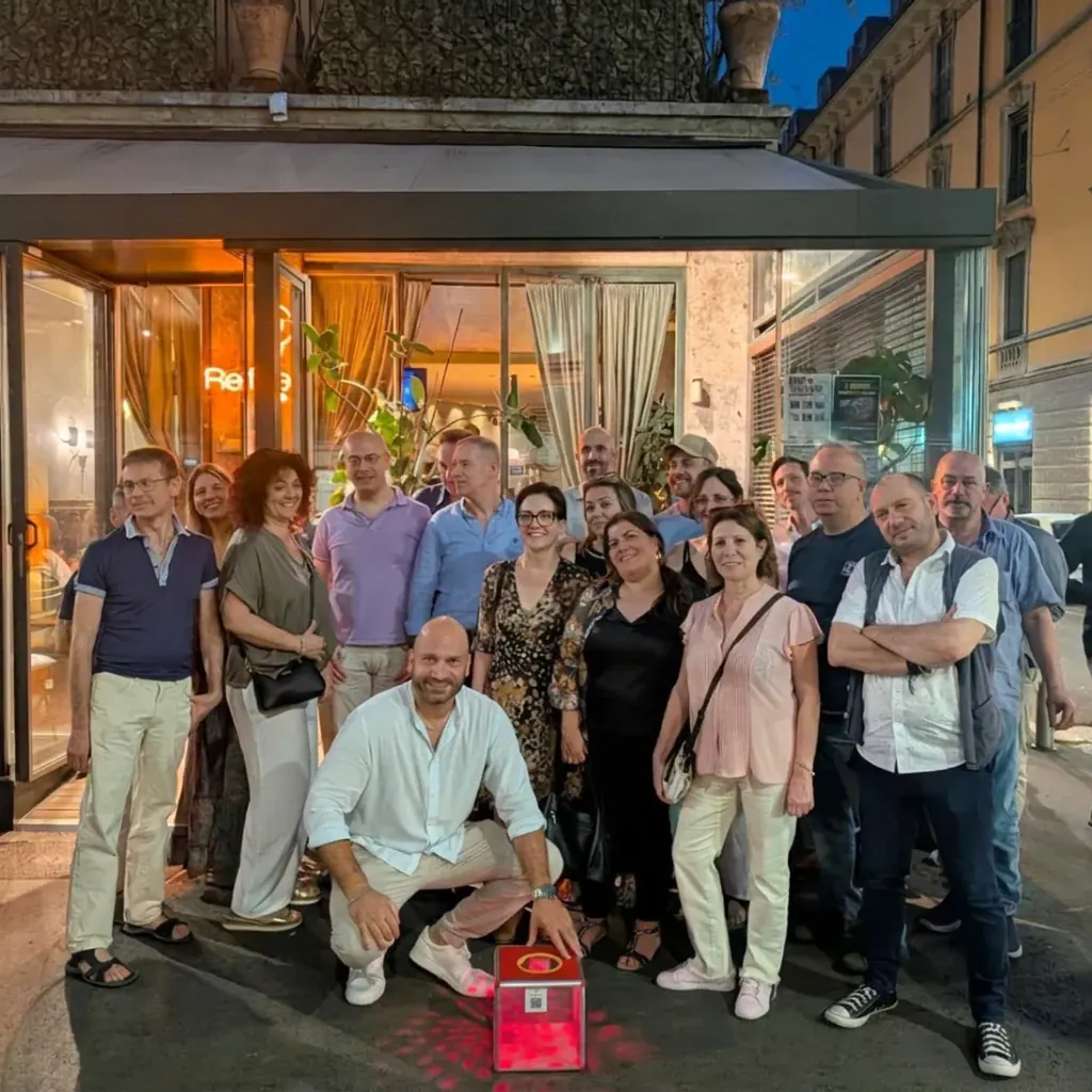 Momento di team building durante un evento Social Box 6